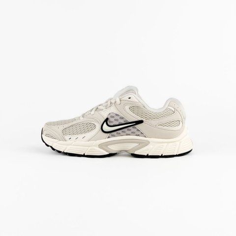 Кросівки жіночі Nike W V5 Rnr (II6294-100) II6294-100-38.5 фото